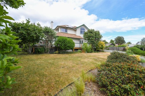 2112 Stellar Crt, Comox, BC 