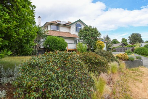 2112 Stellar Crt, Comox, BC 