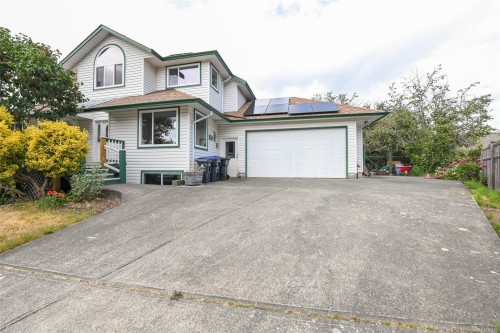 2112 Stellar Crt, Comox, BC 