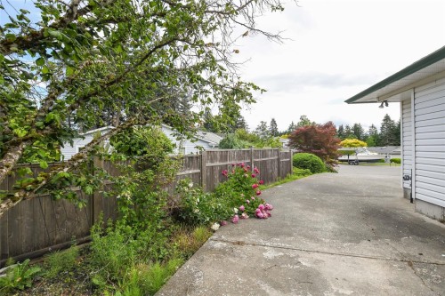2112 Stellar Crt, Comox, BC 
