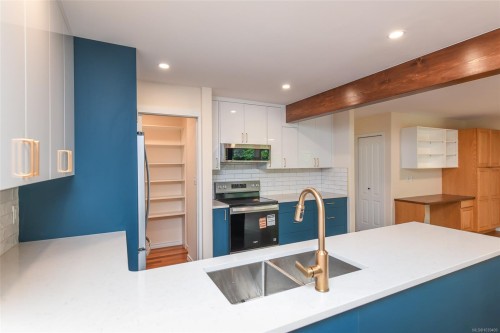 2112 Stellar Crt, Comox, BC 