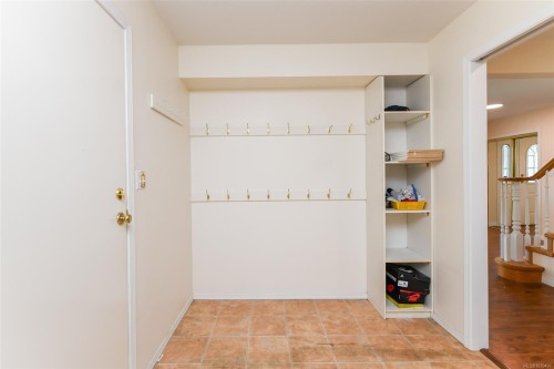 2112 Stellar Crt, Comox, BC 
