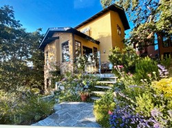 #3-849 Dunsmuir Rd Esquimalt, BC V9A 5B8