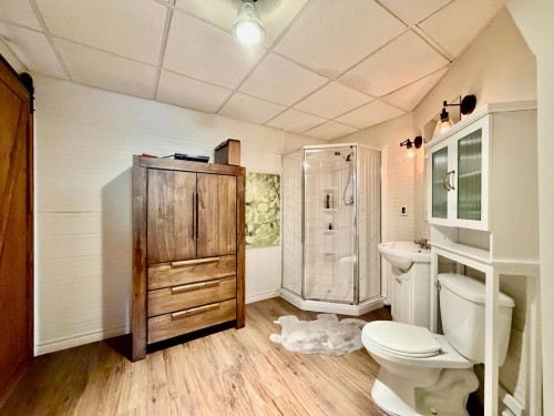Salle de bains - 213 Route Du Canton, Brownsburg-Chatham, QC - Indoor Photo Showing Bathroom