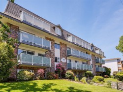 #405-710 Lampson St Esquimalt, BC V9A 6A6