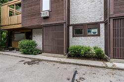 58-120 Niakwa RD  Winnipeg, MB R2M 4T2
