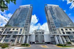 2501 - 36 LEE CENTRE DRIVE Toronto, ON M1H 3K2