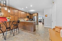 Large Eat in kitchen w/loads of cupboards - 
