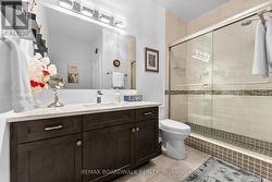 Beautiful Primary ensuite w/lots of cabinets - 