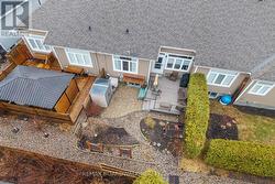 Spacious backyard / no grass to cut! - 