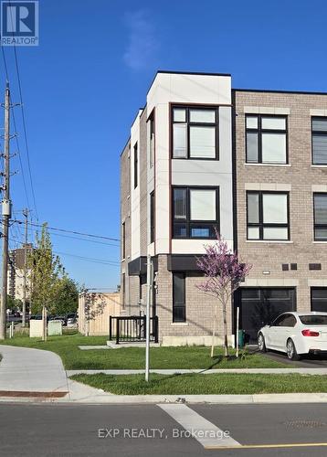 1 PEGLER STREET  Ajax, ON L1S 7M3