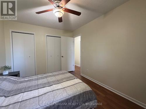 Upper - 27 Nottingham Court, Welland (N. Welland), ON 