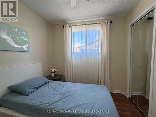 Upper - 27 Nottingham Court, Welland (N. Welland), ON 