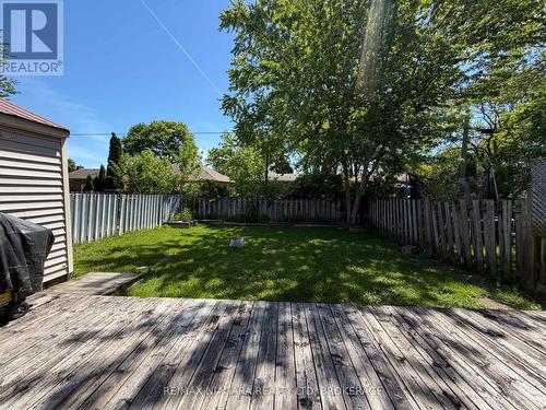 Upper - 27 Nottingham Court, Welland (N. Welland), ON 
