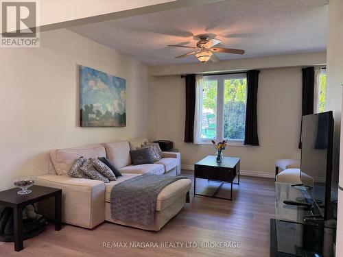 Upper - 27 Nottingham Court, Welland (N. Welland), ON 