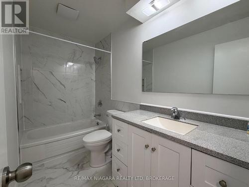 Upper - 27 Nottingham Court, Welland (N. Welland), ON 