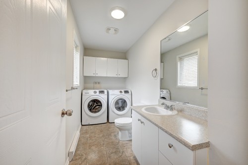 Salle d'eau - 9865 Rue Riverin, Brossard, QC 