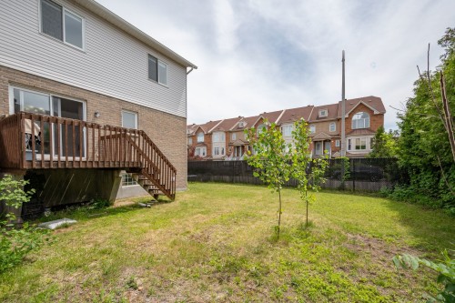 Cour - 9865 Rue Riverin, Brossard, QC 