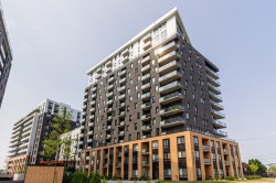 Façade - 