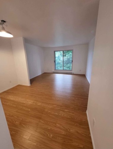 Salon - 6-10 Rue D'Orléans, Laval (Vimont), QC 