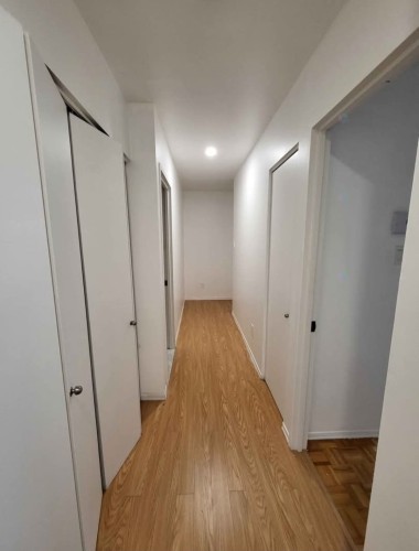 Corridor - 6-10 Rue D'Orléans, Laval (Vimont), QC 