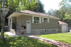 10676 BAYVIEW AVENUE Richmond Hill, ON L4C 3N9