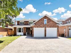 48 BALLARD CRESCENT Newmarket, ON L3X 1S2