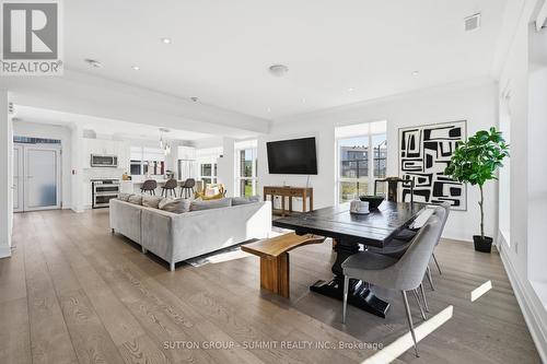 2 Concord Place, Grimsby, ON 