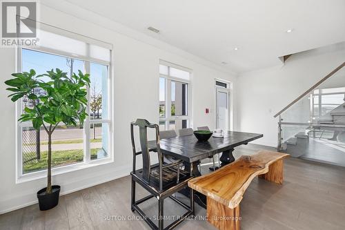 2 Concord Place, Grimsby, ON 