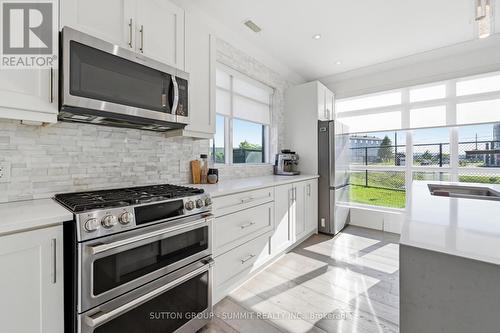 2 Concord Place, Grimsby, ON 