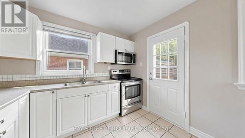 Main Floor Kitchen - 26 Innismore Crescent E, Toronto, ON 