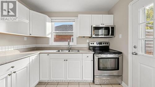 Main Floor Kitchen - 26 Innismore Crescent E, Toronto, ON 