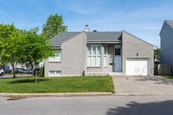 4565 Rue Dubord Laval (Chomedey), QC H7T 2R1