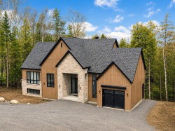 2070 Rue Jackrabbit Sainte-Adèle, QC J8B 0L7