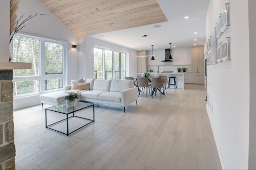Living Room - 2070 Rue Jackrabbit, Sainte-Adèle, QC 