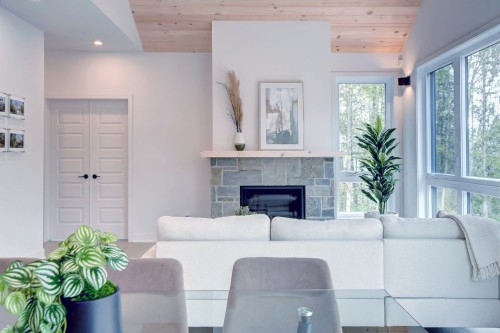Living Room - 2070 Rue Jackrabbit, Sainte-Adèle, QC 