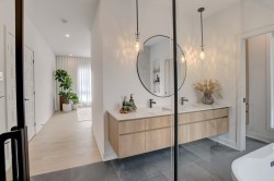 Salle de bains attenante à la CCP - 