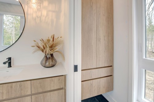 Master Bathroom - 2070 Rue Jackrabbit, Sainte-Adèle, QC 
