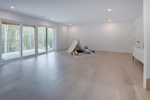 Family Room - 2070 Rue Jackrabbit, Sainte-Adèle, QC 