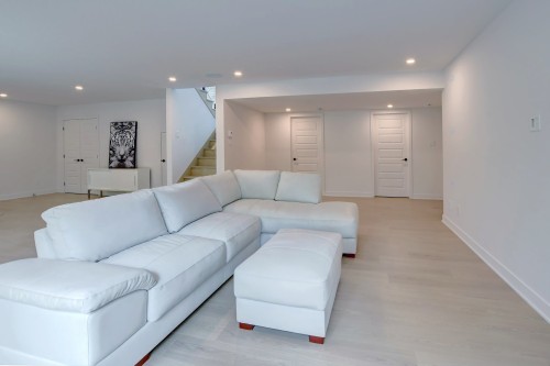 Family Room - 2070 Rue Jackrabbit, Sainte-Adèle, QC 