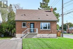 UPPER - 49 EAST 41ST STREET Hamilton, ON L8T 2Z4