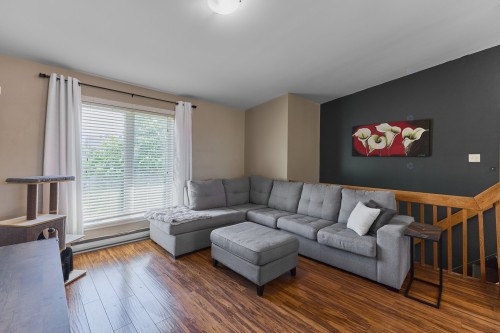 Salon - 1  - 1B Rue Ouellette, Saint-Constant, QC 