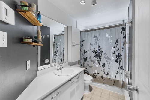 Salle de bains - 1  - 1B Rue Ouellette, Saint-Constant, QC 