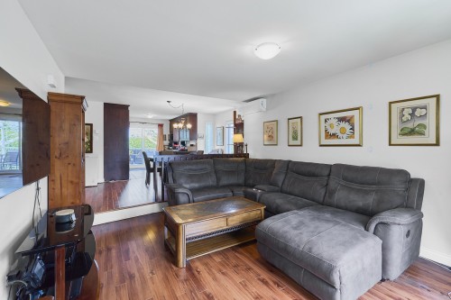 Salon - 1  - 1B Rue Ouellette, Saint-Constant, QC 