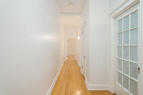 Corridor - 15-418 Av. Des Pins O., Montréal (Le Plateau-Mont-Royal), QC 