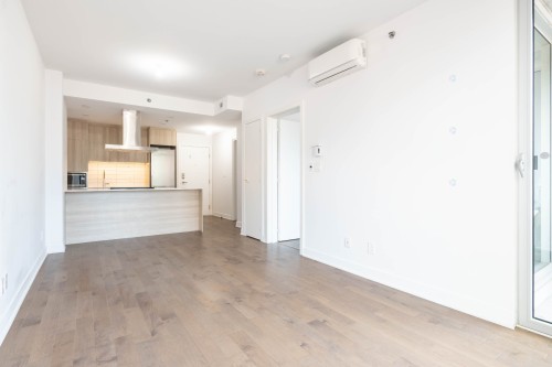 Salon - 607-1211 Rue Drummond, Montréal (Ville-Marie), QC 