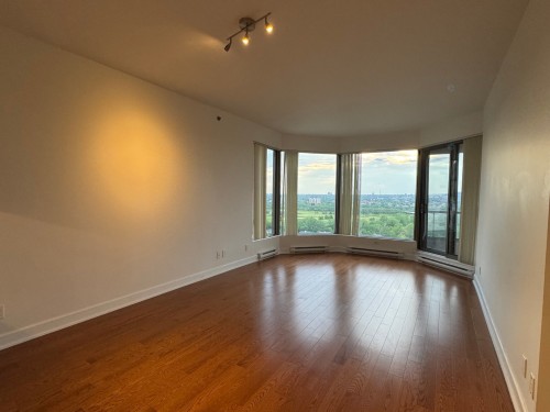 Salon - 2103-200 Av. Des Sommets, Montréal (Verdun/Île-Des-Soeurs), QC 