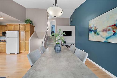 39 Birch Grv, Winnipeg, MB 