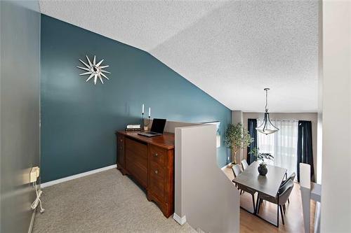 39 Birch Grv, Winnipeg, MB 