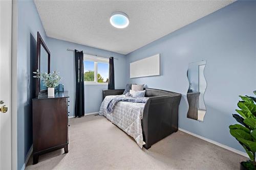 39 Birch Grv, Winnipeg, MB 